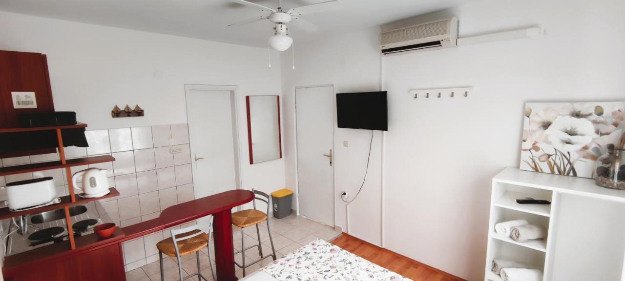 Apartments Senka Вигани Екстериор снимка