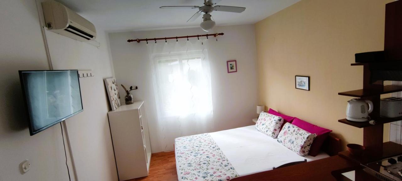 Apartments Senka Вигани Екстериор снимка